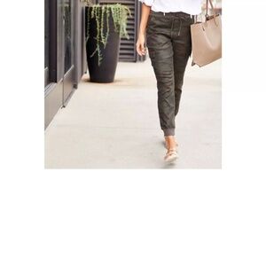 Level 99 Camo Erin Utility Jogger